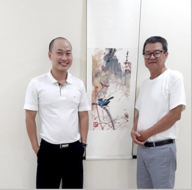 Họa sĩ Lư Tòng Đạo và đại diện Thanh Phong Art Foundation